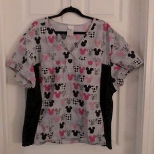 Disney scrubs, women’s  5X. Worn a few time pre Covid.